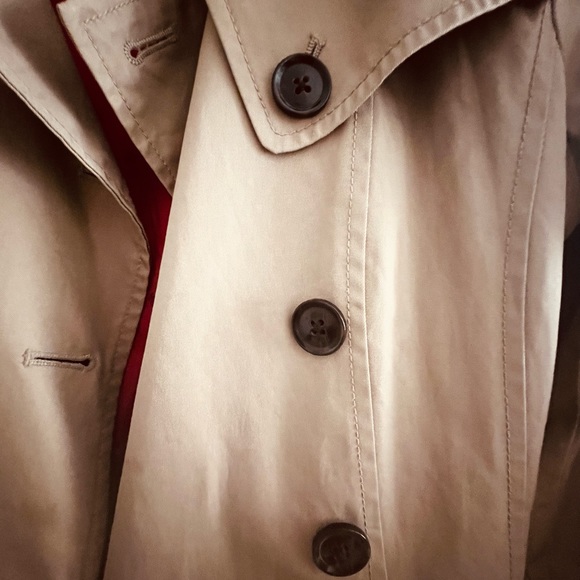 Banana Republic flared hem trench. As seen on Norma Bates on ’Bates Motel.’ - Picture 6 of 9